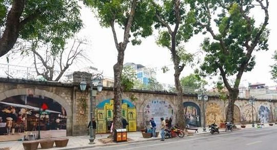 Khai mạc không gian phố bích họa Ký ức Hà Nội - 65 năm