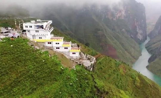 Cục Di sản văn hóa lên tiếng về tòa nhà xây dựng trên đèo Mã Pì Lèng