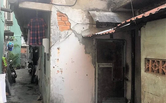 Đà Nẵng: Hơn 100 hộ dân sống trong những ngôi nhà tạm bợ đối diện với mối nguy hiểm rình rập