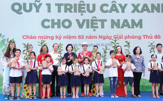 Vinamilk: Chung tay bảo vệ môi trường Thủ đô thông qua Quỹ "Một triệu cây xanh cho Việt Nam"