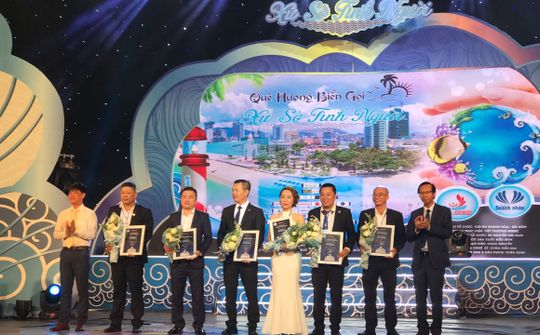 "Quê hương biển gọi": Gắn kết những người con Khánh Hòa hướng về quê hương !