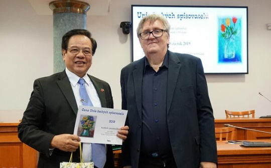Đại từ điển Czech-Việt được trao Giải thưởng Văn học Czech 2019