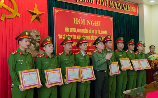 Công an Nam Định khen thưởng 6 tập thể, 26 cá nhân có thành tích xuất sắc