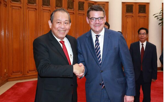 Phó Thủ tướng Thường trực tiếp Chủ tịch Nghị viện bang Hessen (CHLB Đức)