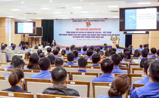Tuổi trẻ thành phố Đà Nẵng nói chuyện chuyên đề về ngoại ngữ