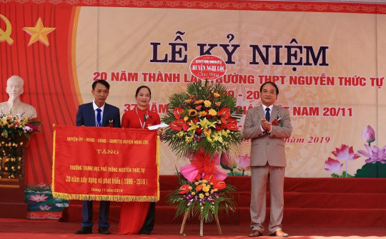 Trường THPT Nguyễn Thức Tự (Nghi Lộc – Nghệ An) kỷ niệm 20 năm thành lập