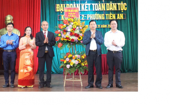 Bí thư Tỉnh ủy Bắc Ninh dự Ngày hội Đại đoàn kết khu phố 2, phường Tiền An