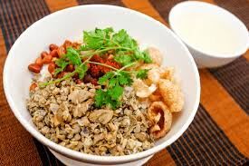 Cơm hến - món ăn dung dị, gần gũi của người dân cố đô