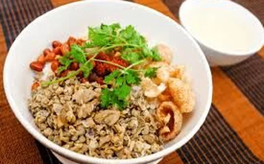 Cơm hến - món ăn dung dị, gần gũi của người dân cố đô