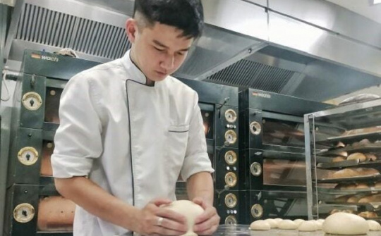 Chàng sinh viên trẻ khởi nghiệp từ đam mê làm bánh