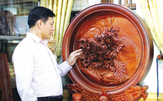 Người thổi hồn vào các tác phẩm điêu khắc gỗ ở Bắc Ninh