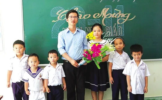 Thầy giáo trẻ ở Bắc Ninh ra nơi đầu sóng ngọn gió giảng dạy
