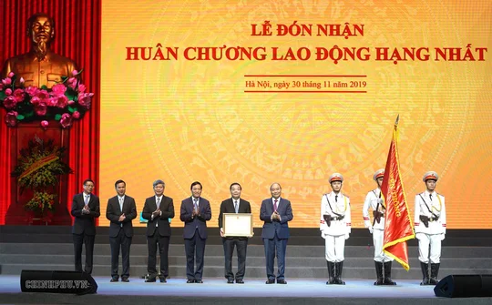 Thủ tướng: Việc đầu tiên phải làm là đổi mới sáng tạo cách trọng dụng con người