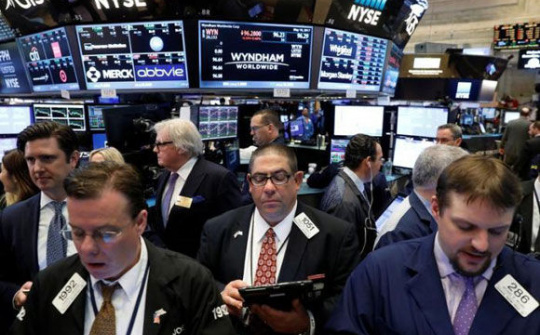 Thỏa thuận thương mại Mỹ - Trung bị hoãn tới tháng 12 khiến phố Wall biến động nhẹ