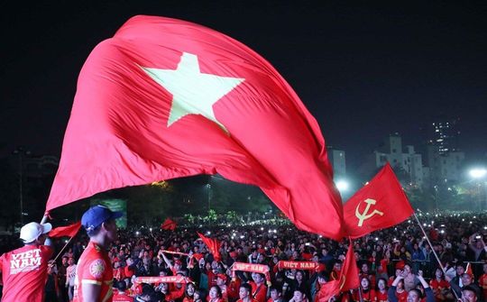 Hàng triệu người hâm mộ vỡ oà trong giấc mơ vàng SEA Games