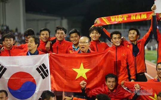 Tập đoàn Hưng Thịnh tặng thưởng gần 4 tỷ đồng cho Seagames 30