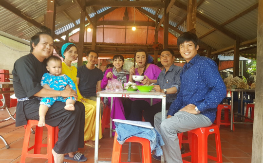 Bún bò huế Giáo Toàn: Thương hiệu 30 năm - Một hương vị đậm đà !