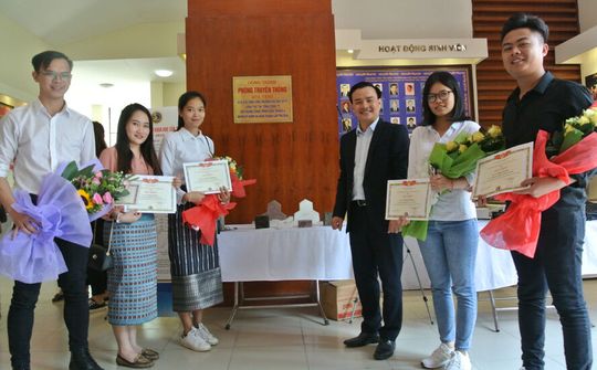 Tái chế rác thải môi trường thành vật liệu hữu ích