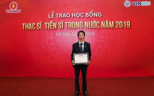 Hành trình thắp lửa đam mê khoa học của cậu học sinh không tai