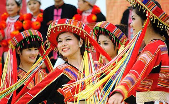 Củng cố, phát triển văn học, nghệ thuật các dân tộc thiểu số đa dạng trong thống nhất