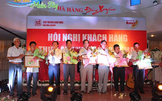 Câu chuyện “Cá & kiến” trong kinh doanh