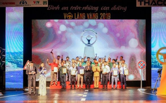 Tôn vinh 44 tài xế và 19 tập thể đoạt Giải thưởng 'Vô lăng vàng'