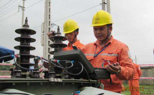 EVNNPC: Cung ứng điện đầy đủ phục vụ người dân trong dịp Lễ, Tết sắp tới