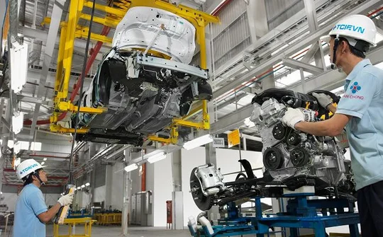 Năm đầu tiên sản phẩm công nghiệp 'cán mốc' xuất siêu 100 triệu USD