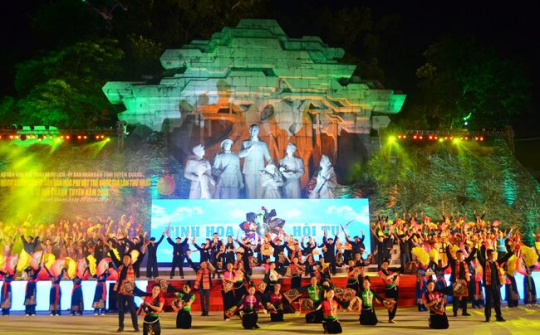 Gìn giữ, phát huy và phát triển bản sắc văn hóa dân tộc trong quá trình toàn cầu hóa và hội nhập quốc tế