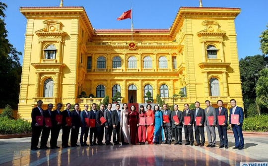 Trao Quyết định của Chủ tịch nước cho các tân Đại sứ nhiệm kỳ 2019-2022