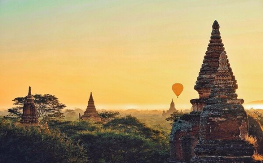 Màu nắng bình yên trên miền đất Phật