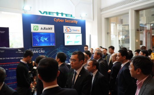 Công ty An ninh mạng Viettel nhận giải dịch vụ an toàn thông tin xuất sắc 2019.