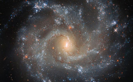 Ảnh chụp thiên hà cách Trái Đất 140 triệu năm ánh sáng