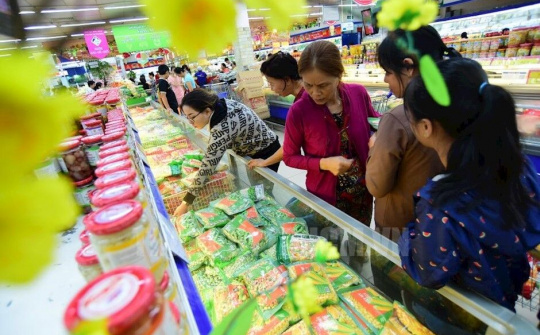 Trung tâm thương mại, cửa hàng tiện lợi mở cửa xuyên Tết