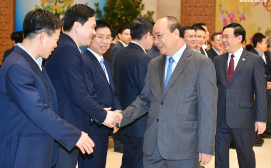 Thủ tướng Nguyễn Xuân Phúc thăm, chúc Tết Ngân hàng Chính sách Xã hội