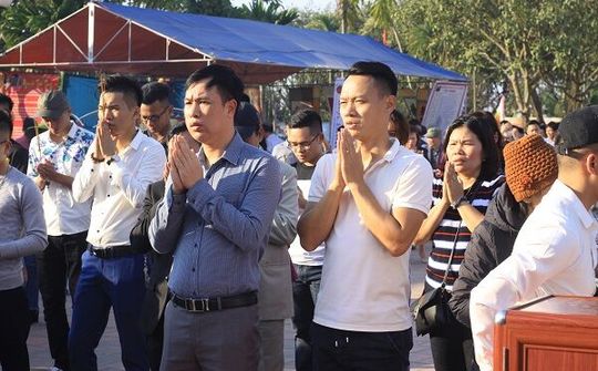 Hải Dương: Đi lễ đầu năm - Nét đẹp văn hóa tâm linh