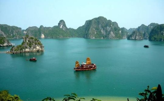 Quảng Ninh: Thu hút trên 85 vạn lượt khách du lịch dịp Tết Kỷ Hợi 2019