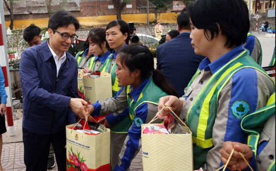 Phó Thủ tướng Vũ Đức Đam động viên sản xuất đầu năm tại Bắc Giang