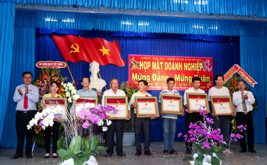 Huyện Thủ Thừa (Long An) họp mặt Doanh nghiệp Xuân Kỷ Hợi 2019