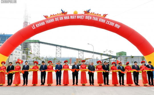 Thủ tướng: Chính phủ khuyến khích thu hút vốn ngoài Nhà nước đầu tư cho ngành điện