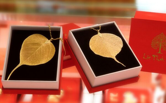 Nam Định: Người dân đổ xô đi mua vàng trong ngày vía Thần Tài