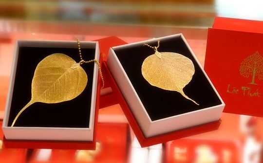 Nam Định: Người dân đổ xô đi mua vàng trong ngày vía Thần Tài
