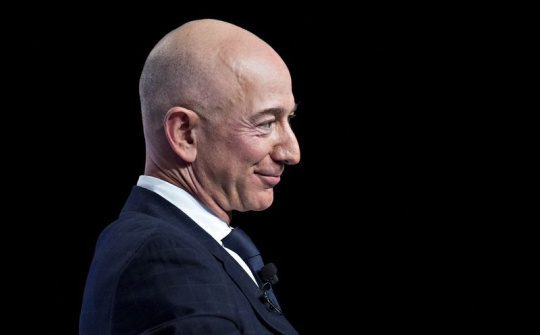 Jeff Bezos làm từ thiện nhiều hơn Bill Gates và Mark Zuckerberg cộng lại năm 2018