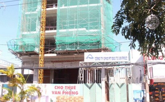 9 công nhân rơi tại công trình cao tầng ở Bến Tre