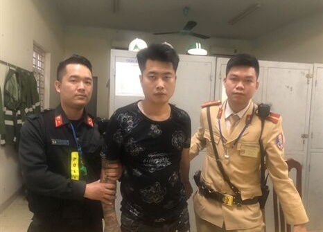 Công an Hà Nội bắt đối tượng xăm trổ, tàng trữ ma túy đá