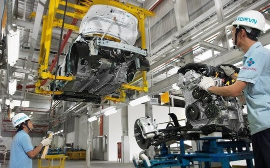 Bộ Tài chính đề xuất giảm giá tính thuế TTĐB với ô tô nội 