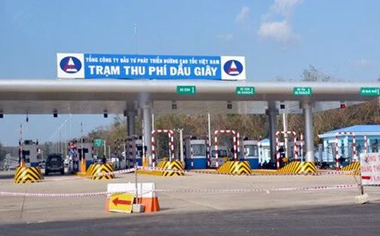 Kiểm tra đột xuất việc thu phí tại trạm Dầu Giây sau vụ cướp