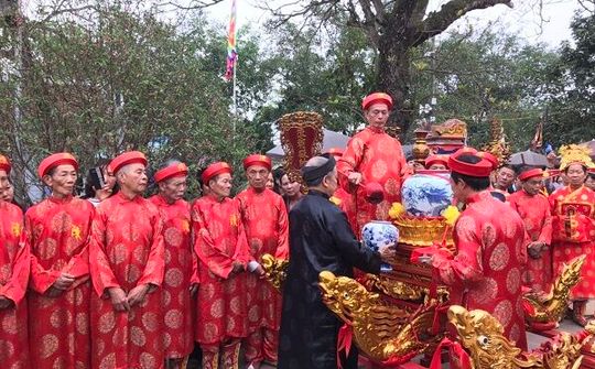 Lễ hội Đền Trần Nam Định: Độc đáo Nghi lễ “Rước nước – Tế cá”