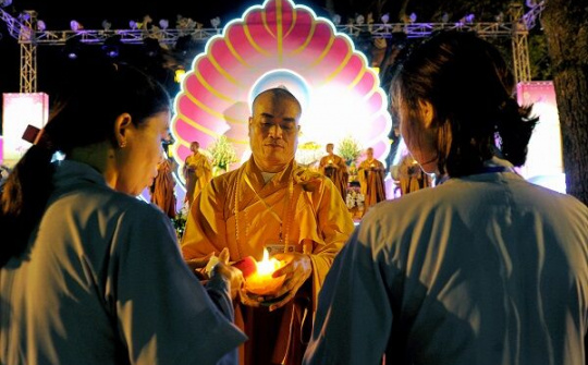 Hải Dương: Lung linh đêm Lễ Liên Hoa Hội Thượng