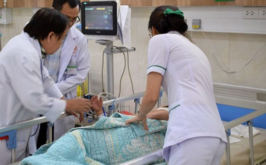 21 học sinh nhập viện cấp cứu sau bữa trưa tại nhà cô giáo